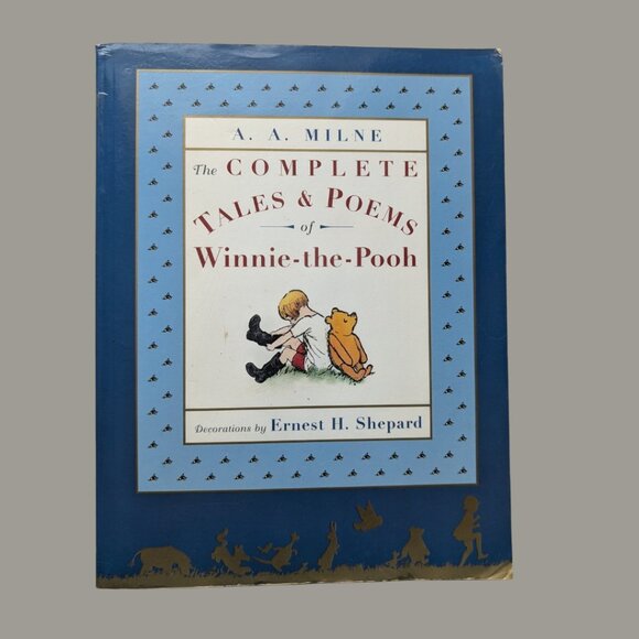 The Complete Tales & Poems of Winnie-the-Pooh — A.A. Milne (Softcover) - Picture 1 of 4